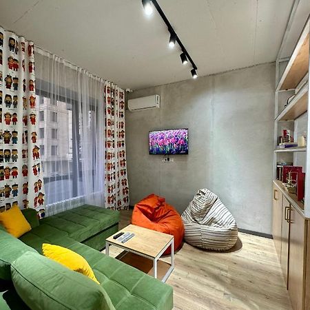 Izzzi Hostel Bişkek Dış mekan fotoğraf