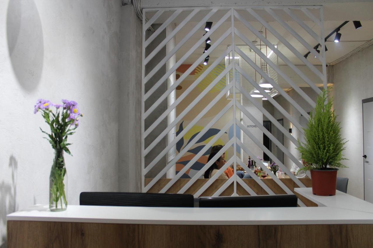 Izzzi Hostel Bişkek Dış mekan fotoğraf
