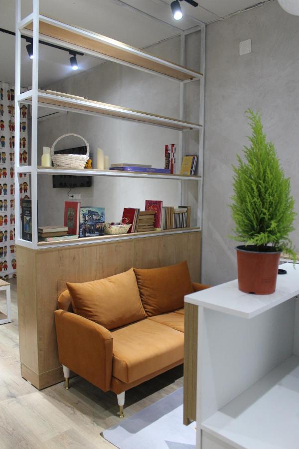 Izzzi Hostel Bişkek Dış mekan fotoğraf