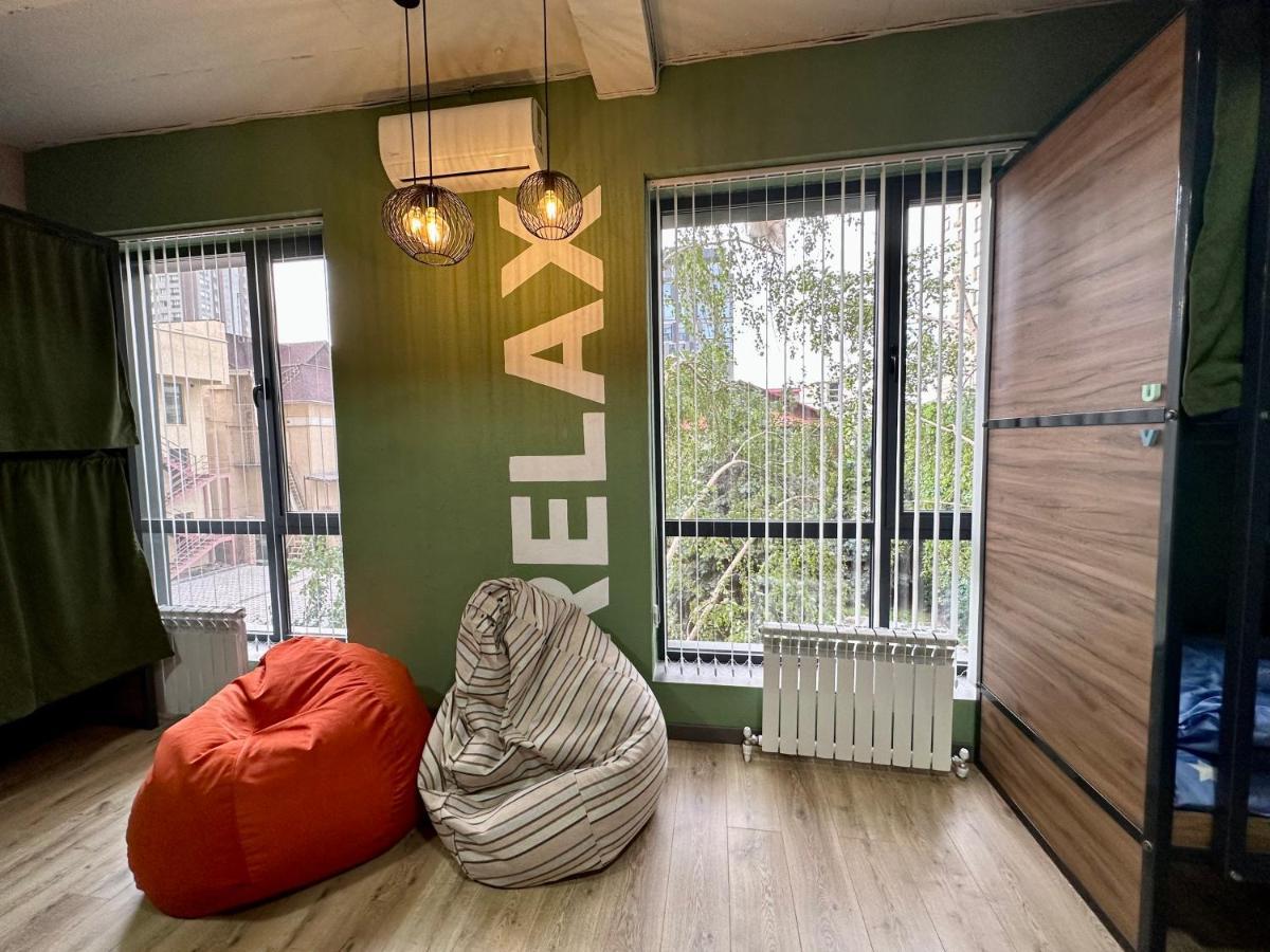 Izzzi Hostel Bişkek Dış mekan fotoğraf
