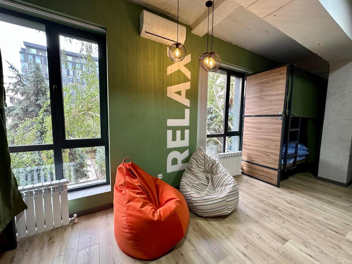 Izzzi Hostel Bişkek Dış mekan fotoğraf