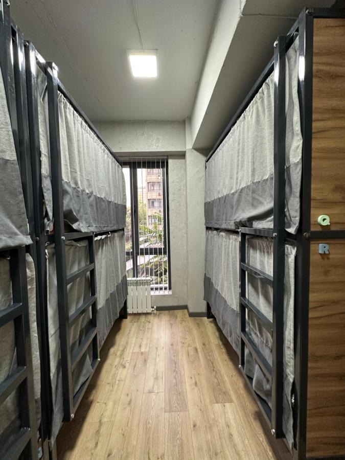 Izzzi Hostel Bişkek Dış mekan fotoğraf