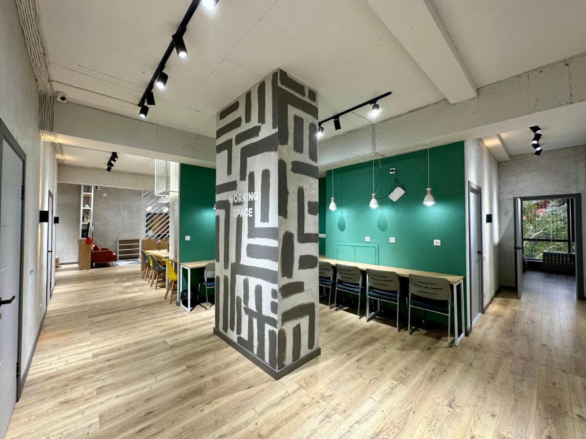 Izzzi Hostel Bişkek Dış mekan fotoğraf