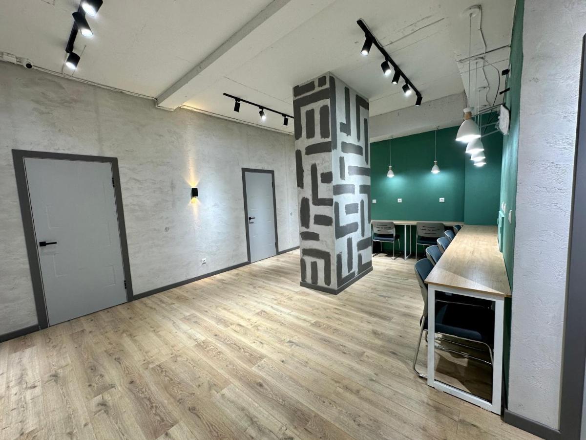 Izzzi Hostel Bişkek Dış mekan fotoğraf